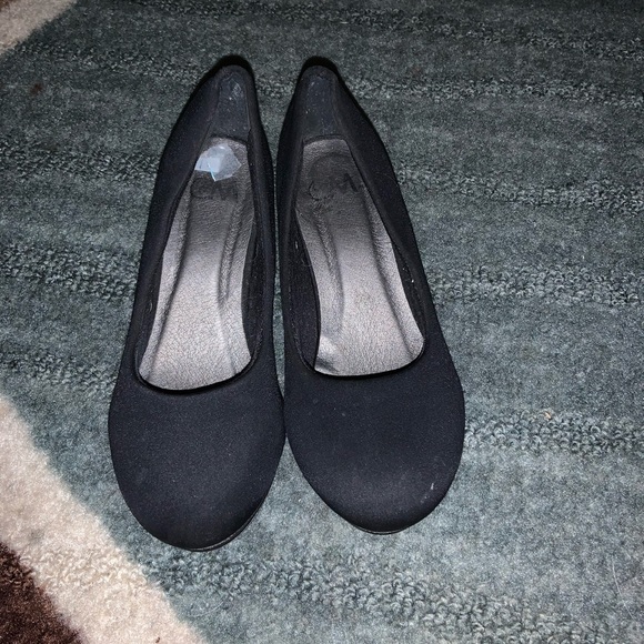 👠KIDS ADORABLE BLACK HEELS👠 - Picture 2 of 6